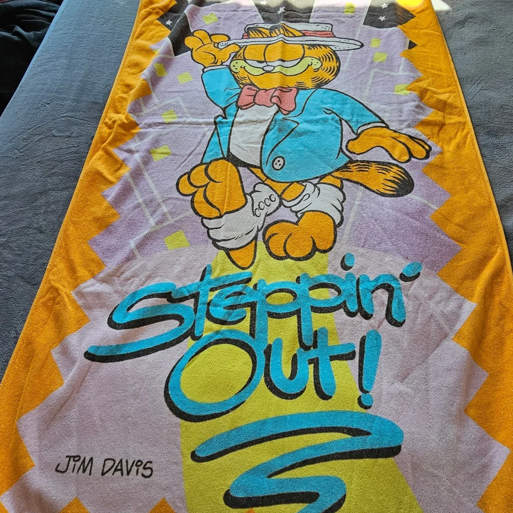 Garfield Steppin' Out Beach Towel